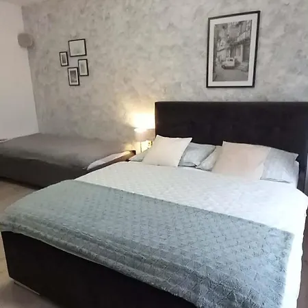 Spí V Kuklenách